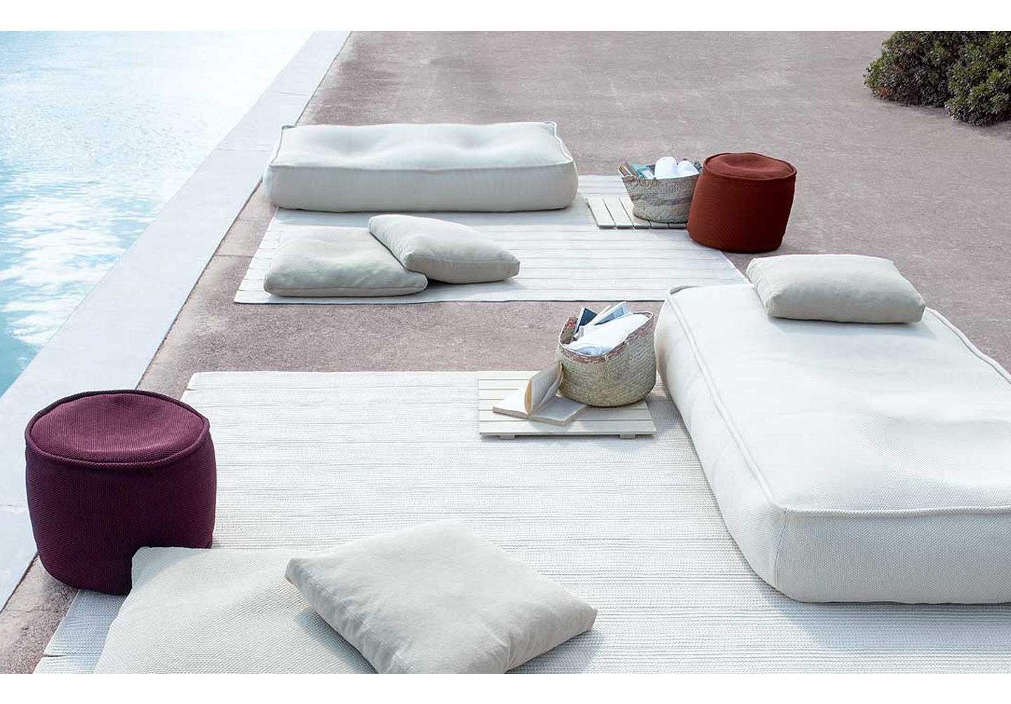 Clover outdoor cushions